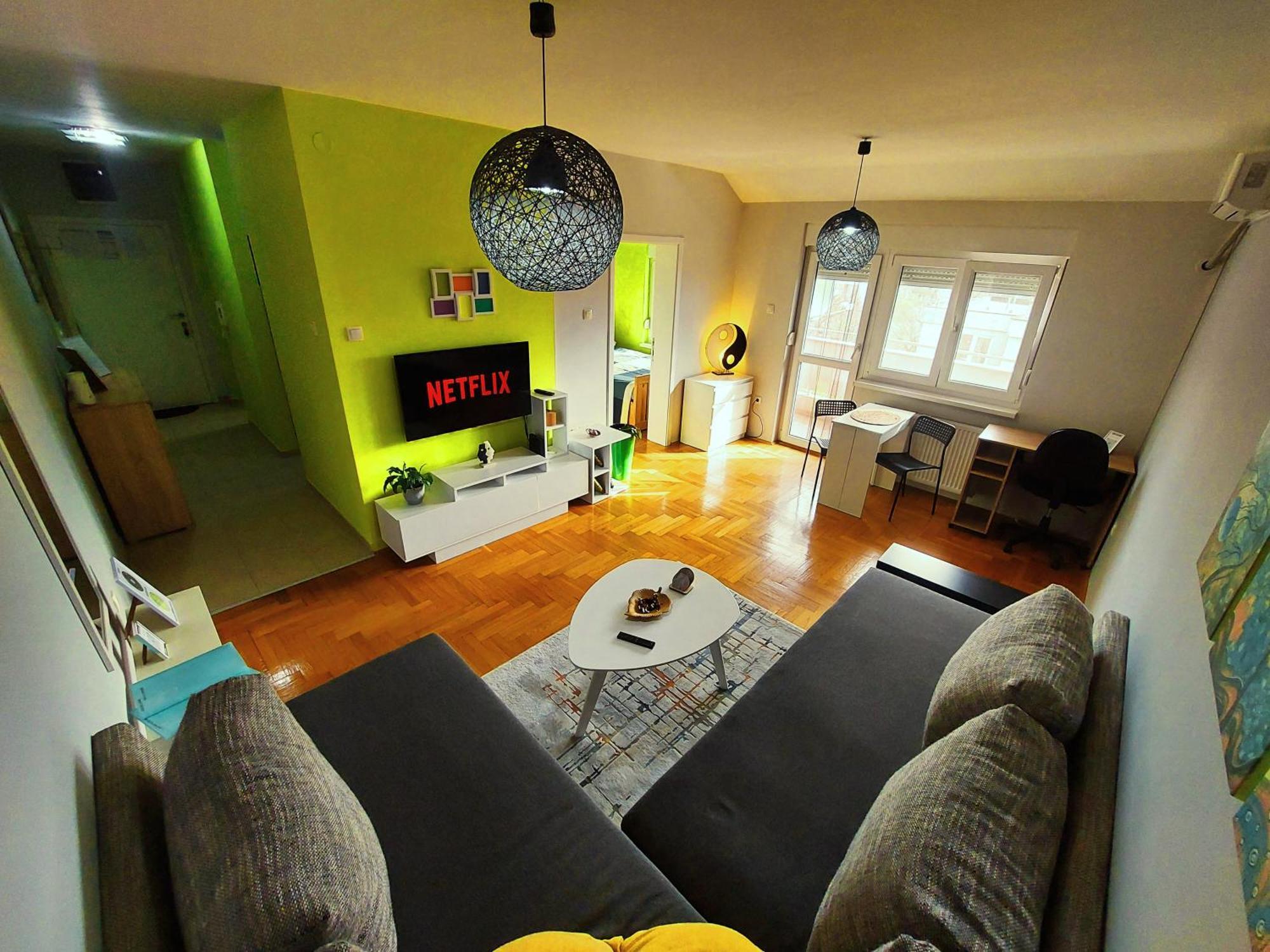 Xo Apartman Sremska Mitrovica Exterior photo